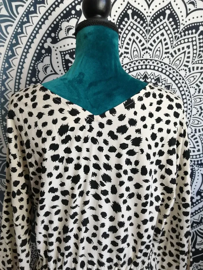 Robe manches longues beige motif noir girafe / best mountain / (M) - photo numéro 7