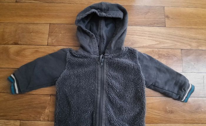 Veste à capuche 12 mois - photo numéro 4