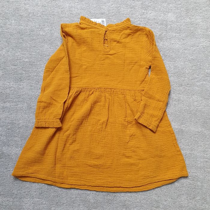 Lot de 2 robes 6 ans . Neuf - photo numéro 2