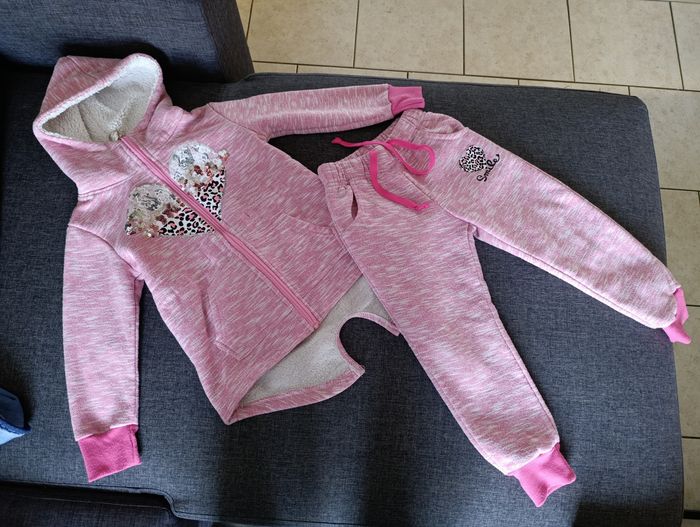 Ensemble jogging taille 2 ans fille - photo numéro 1