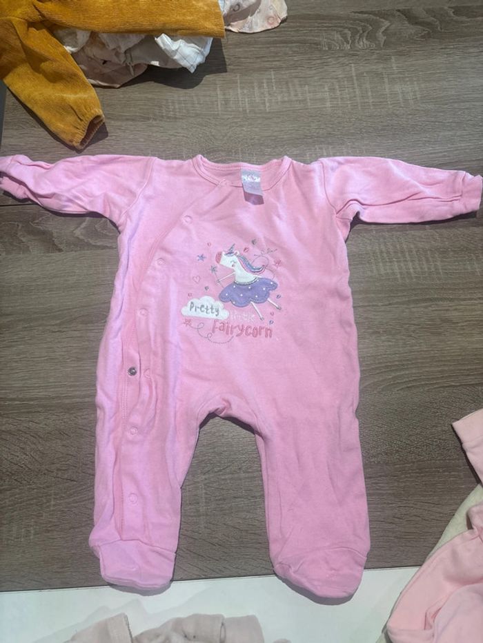 Lot 4 pyjamas 3 mois - photo numéro 2