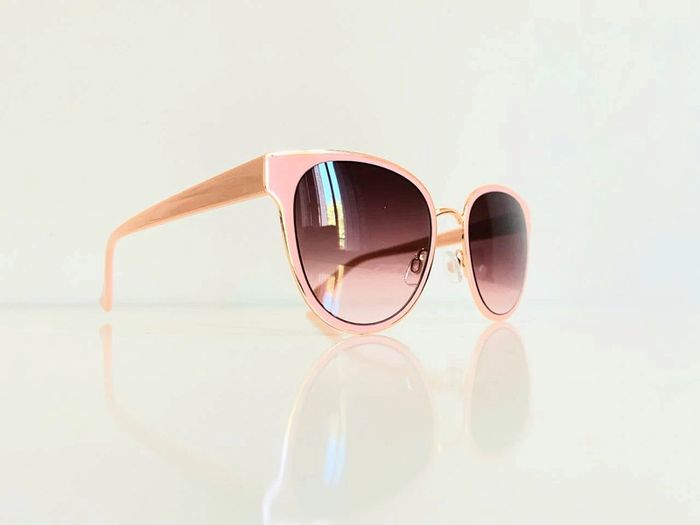 Lunette de soleil femme rose et dorée verres dégradés UV protection catégorie 3 - photo numéro 3