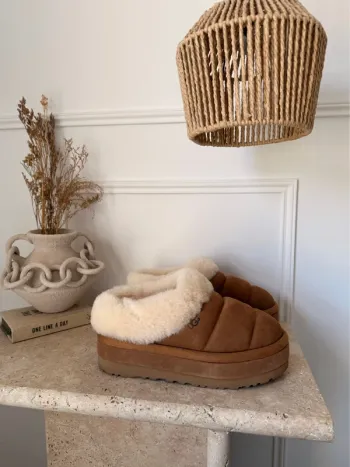 Ugg tazzlita chesnut tazz 40 neuf chaussures femme camel marron plate-forme mules fourrure