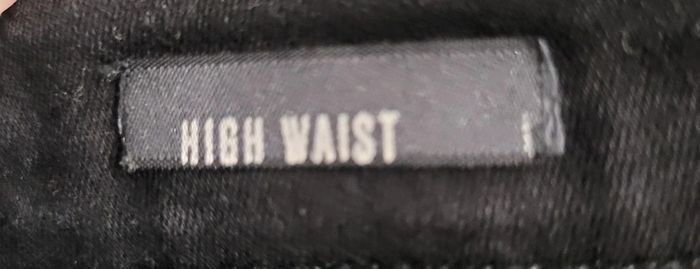 Jean skinny Bershka, taille 38. - photo numéro 3