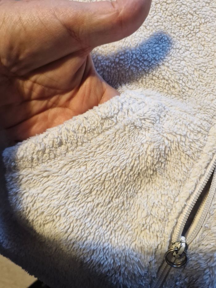 Superbe veste polaire à capuche - photo numéro 5