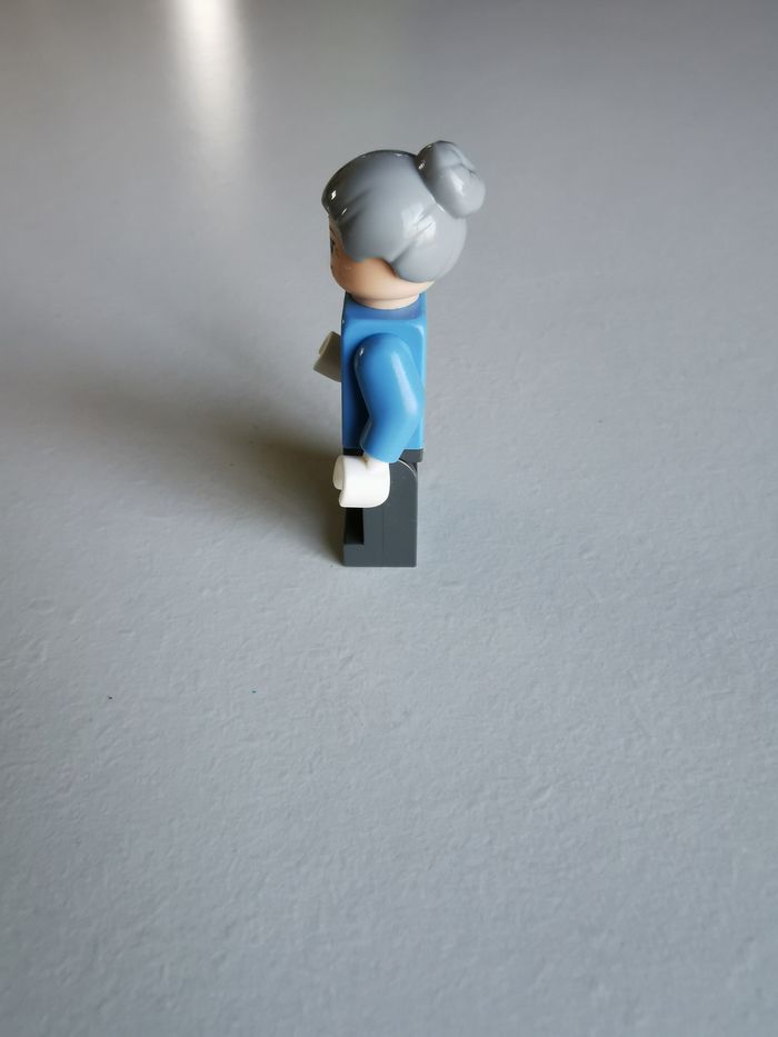 Lego Minifigurine Marvel - Tante May sh0272 - photo numéro 2