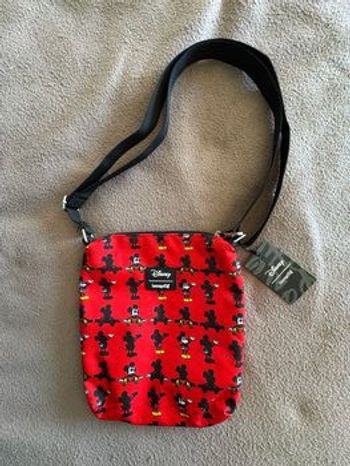 Sacoche à bandoulière Disney loungefly Mickey mouse