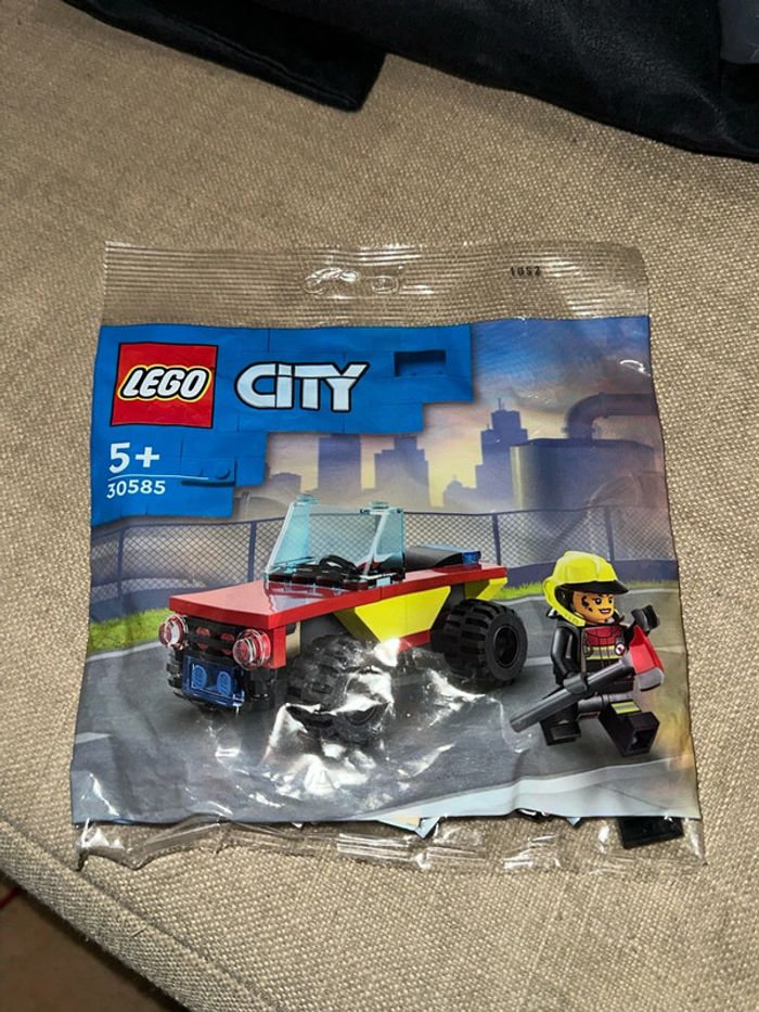 Polybag Lego 30585 le véhicule de patrouille des pompiers scellé - photo numéro 2