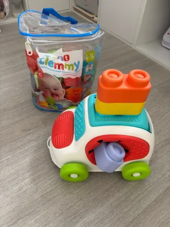 Voiture + Cubes Clemmy