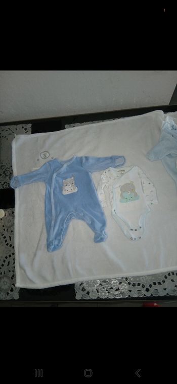 Ensemble bodie et pyjama