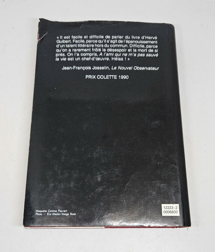 "À l'ami qui ne m'a pas sauvé la vie", de Hervé Guibert.
278 pages.
ISBN : 2.7242.6298.0 - photo numéro 2
