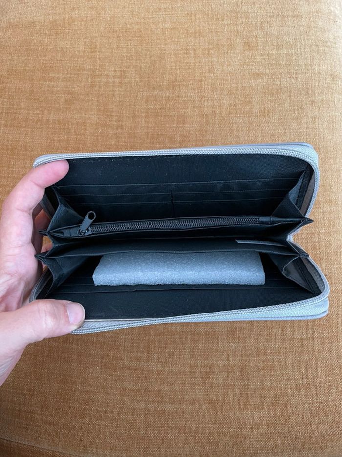 Portefeuille gris clair neuf - photo numéro 2
