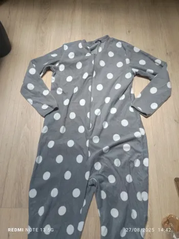 Magnifique pilou pilou gris taille L