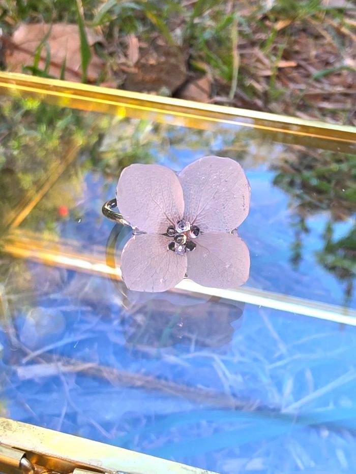 Bague hortensia blanche - photo numéro 2