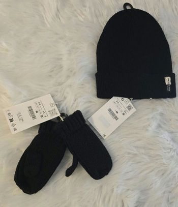 (Neufs non portés) 🏷😍💙 superbe  ensemble bonnet et mouffles 3/5ans unisex 💙😍🥰