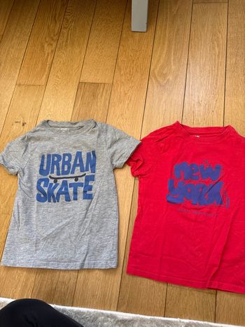 Lot de 2 t shirt Kiabi en très bon état coton garçon taille 6 ans 