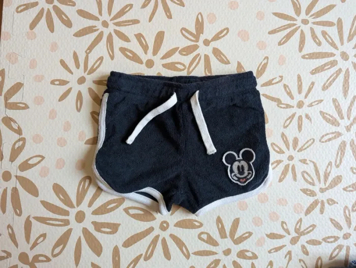 Lot shorts et pantalons 3 mois TBE - photo numéro 4