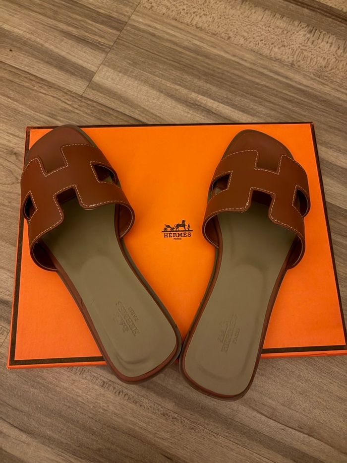 Claquette Hermes Taille 38 - photo numéro 2