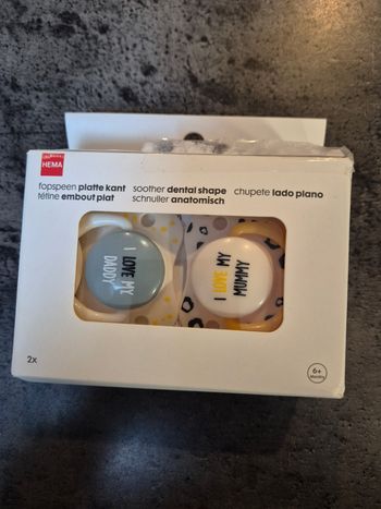Lot de 2 tétines hema embout plat 6 mois neuve