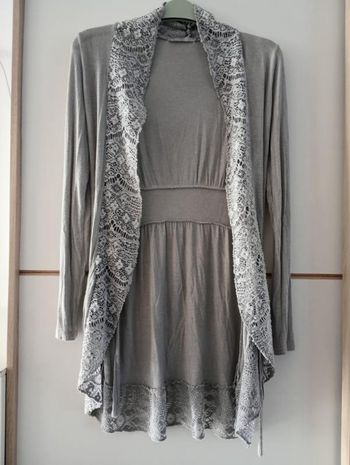 Gilet femme gris avec dentelle