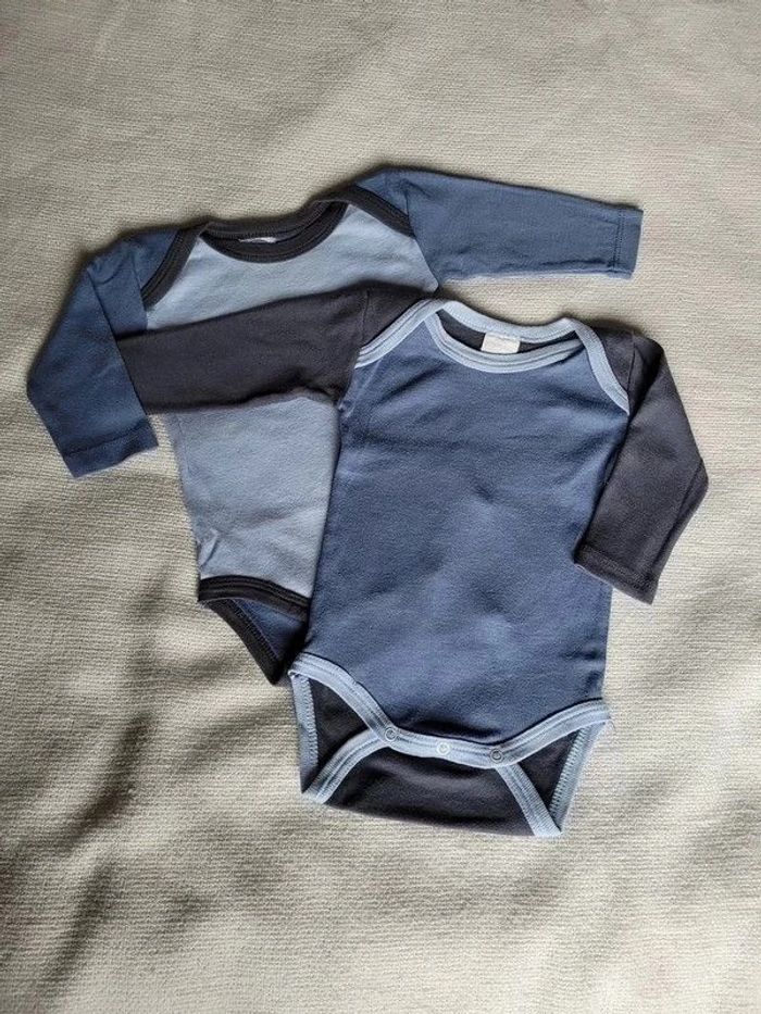 lot de 2 bodies manches longues 3 mois