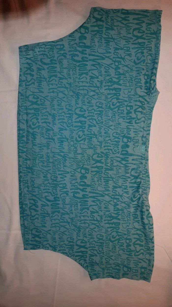 Crop top de sport Décathlon pour fille en 10 ans - photo numéro 4