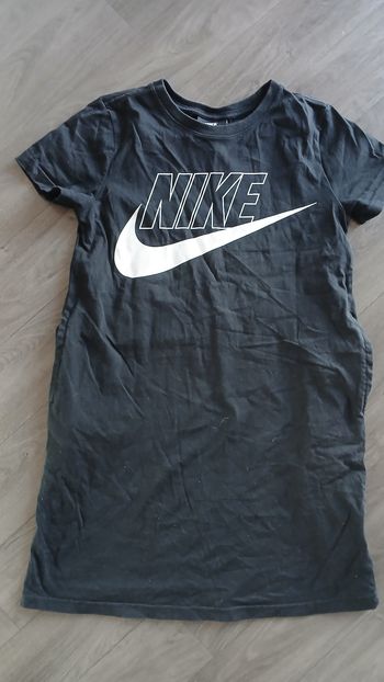 Robe nike  10/11ans