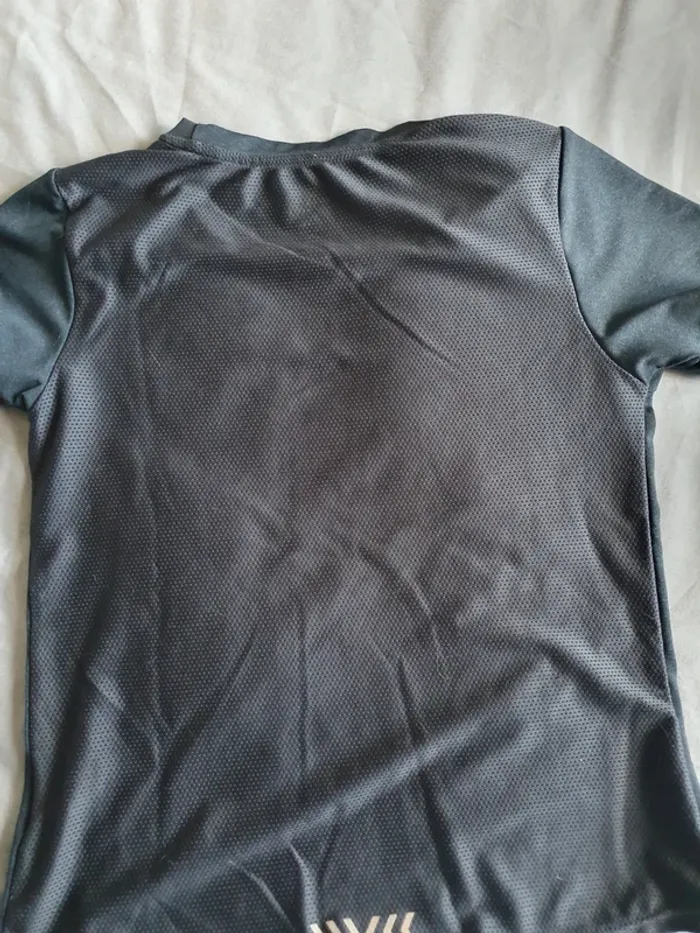 T shirt de sport - photo numéro 5
