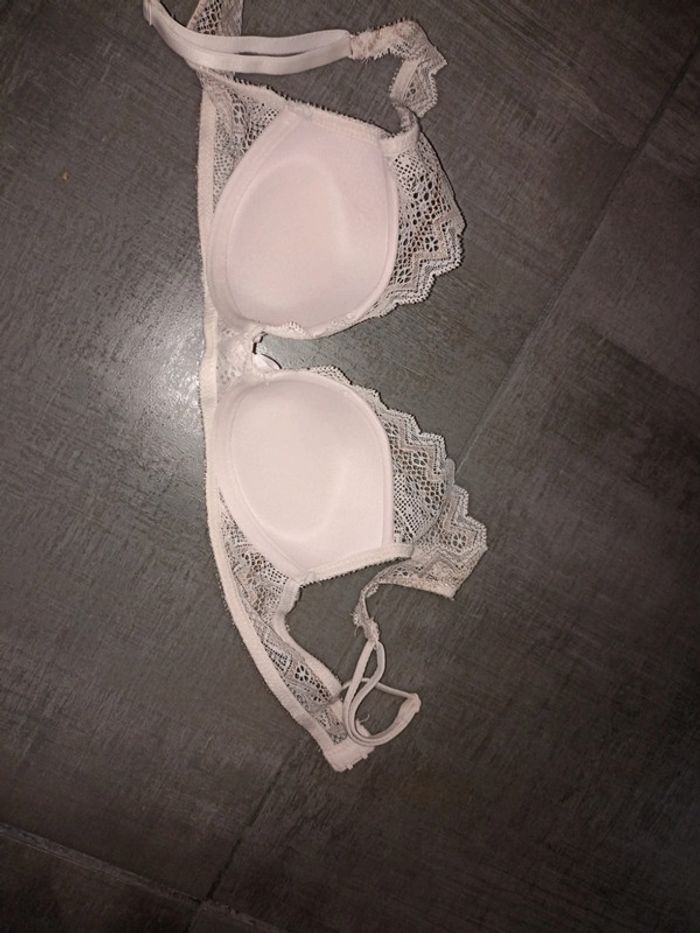 Soutien gorge - photo numéro 3