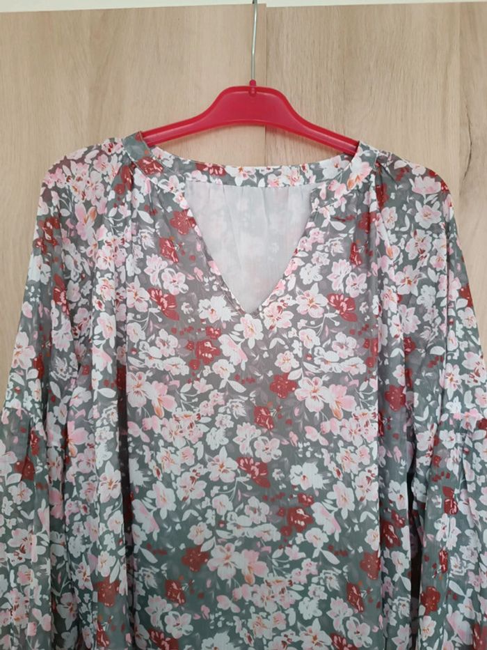 Blouse fleurie femme taille M - photo numéro 2