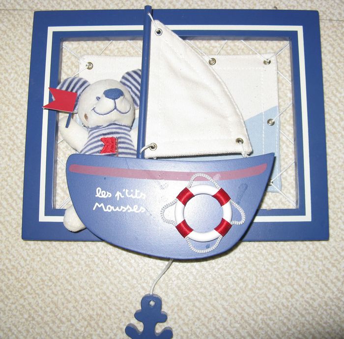 cadre boite à musique bébé encadrement