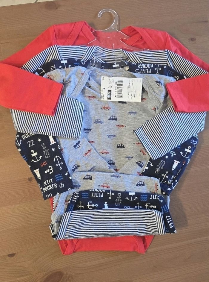 Neufs (non portés) 🏷🤩💙 bodies ML 24 mois garçon (ferme)💙💙💥💥