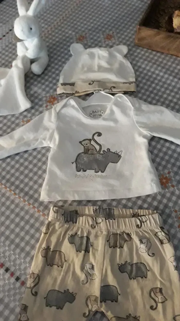 Ensemble bébé taille 50/56 ( 1mois) - photo numéro 4