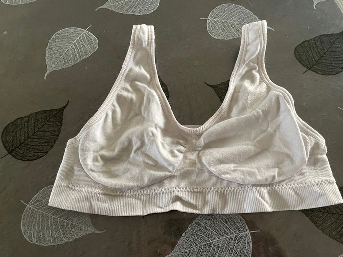 Lot 3 brassières 16 ans - photo numéro 6