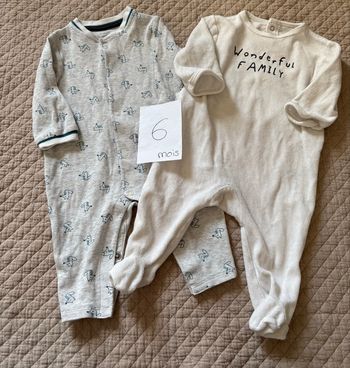 Lot de 2 pyjamas 1 pièces / comme neuf