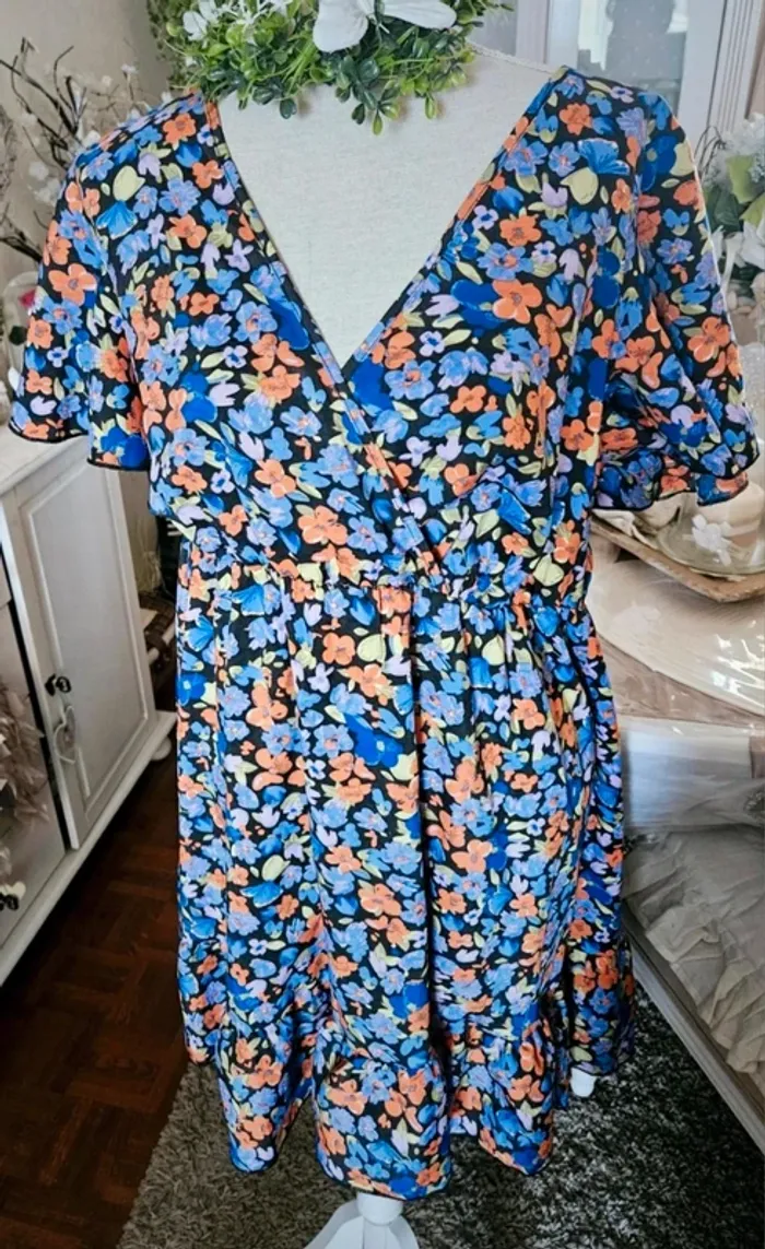 Robe fleurie multicolore Shein Curve Taille XL Neuve - photo numéro 2
