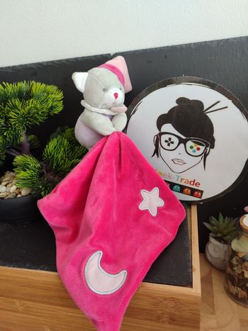Doudou luminescent chat gris rose mauve étoile lune mouchoir baby nat bn0137