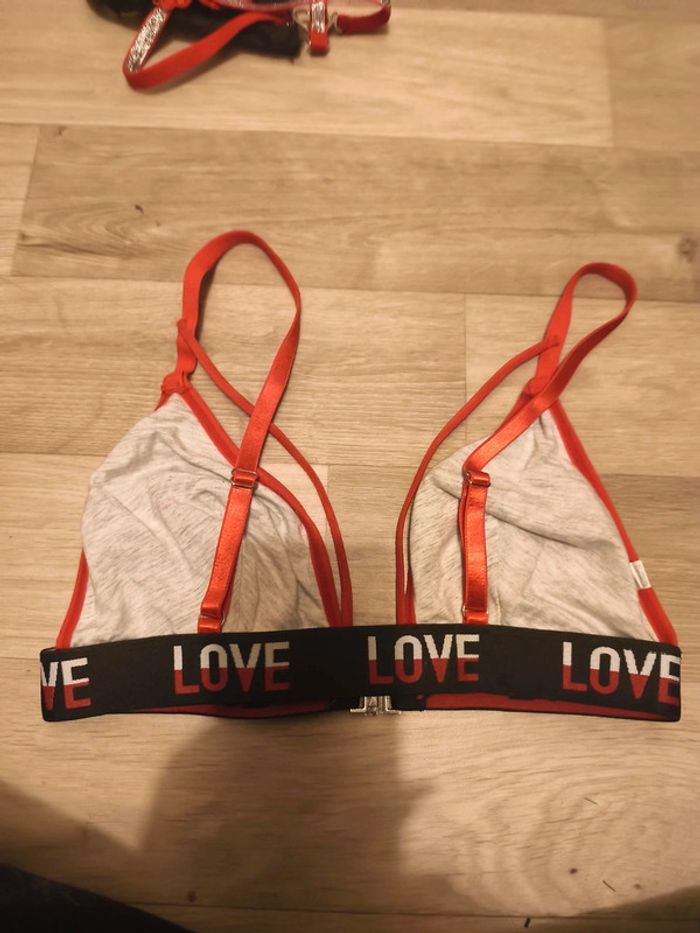 Soutien-gorge style sport neuf ouverture devant taille M marque shein - photo numéro 4