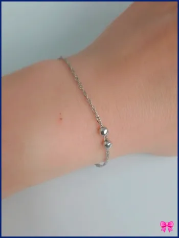 Bracelet argenté brillant - look chic garanti !