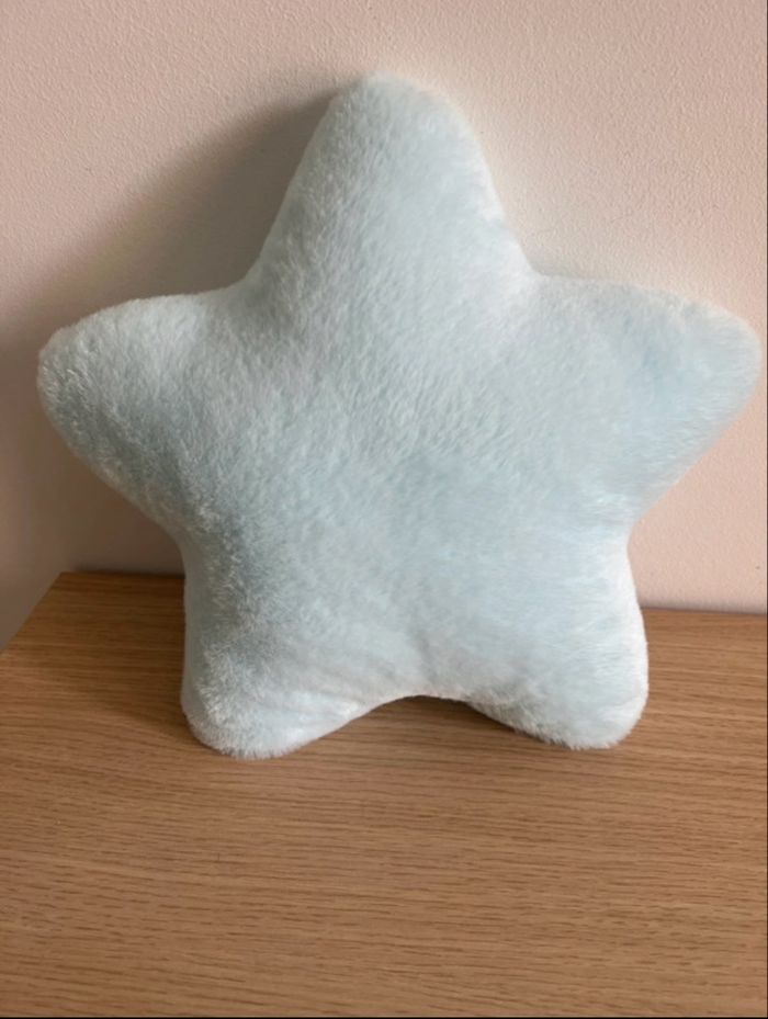Coussin peluche étoile