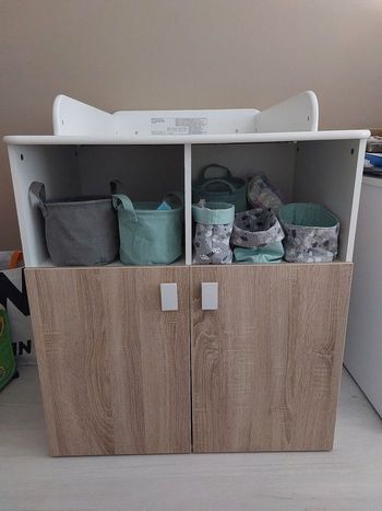 Ensemble lit et table à langer