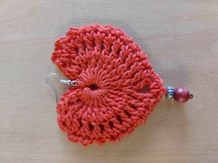 Boucles d'oreilles crochet coeur rouge - photo numéro 4