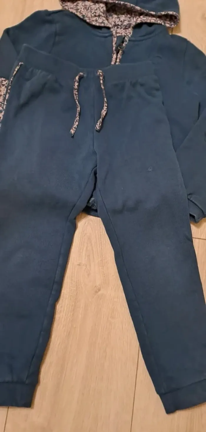 Ensemble jogging 7/8A - photo numéro 4