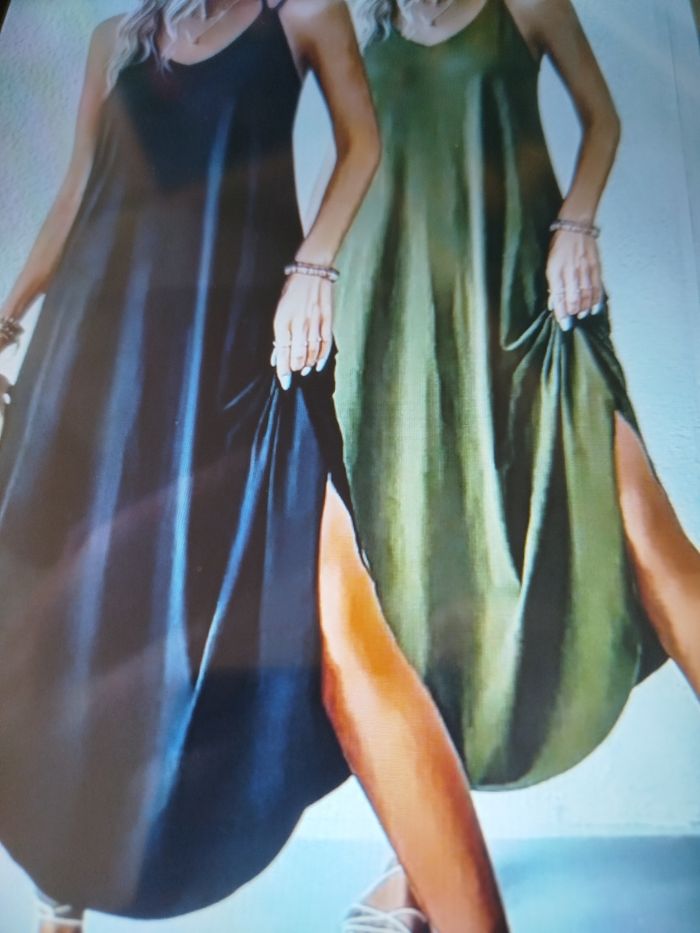 Lot 2 robes kaki et noire