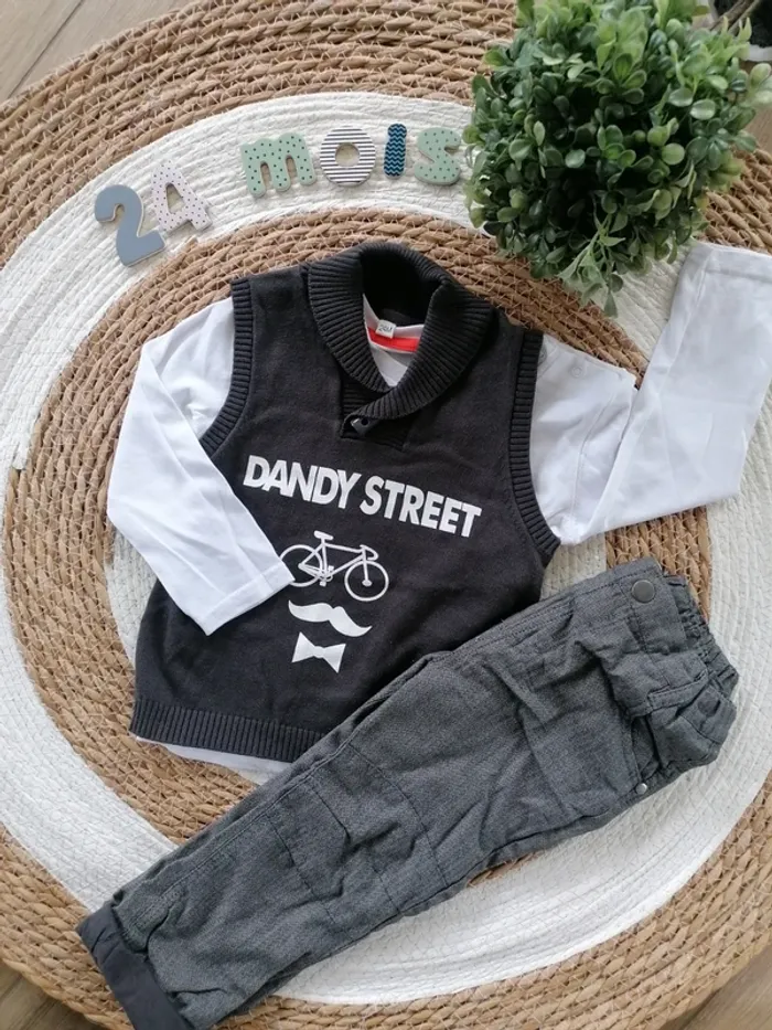 Ensemble pantalon + tee-shirt / pull sans manches - 24 mois