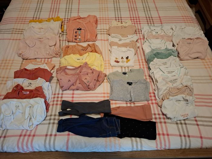 Lot vêtements fille de 00 a 3 mois