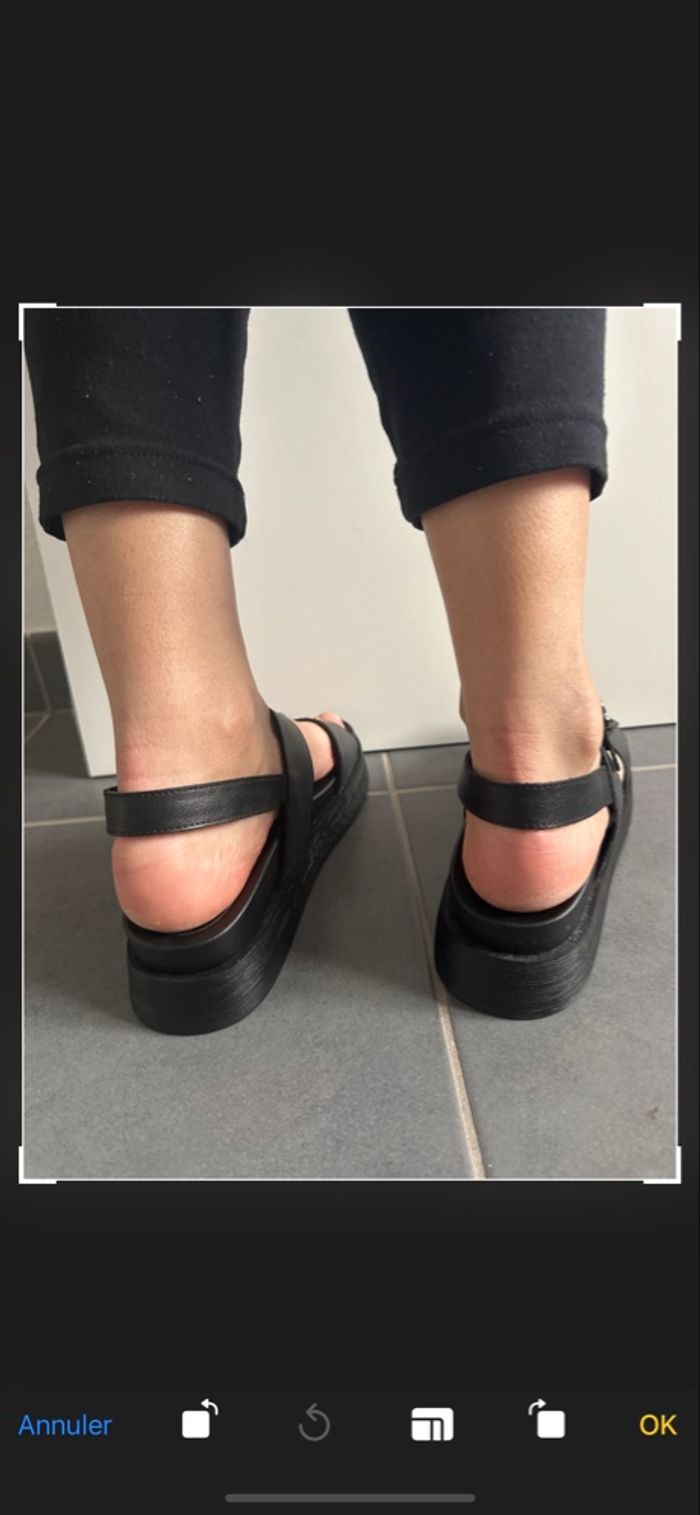 Sandales en cuire noire neuve - photo numéro 3