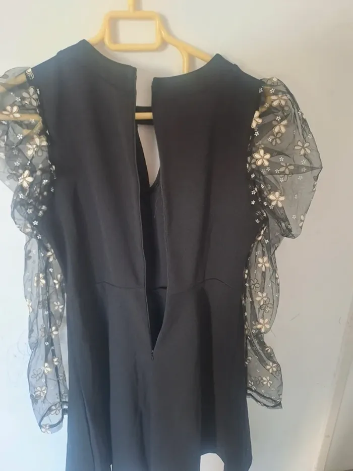 Robe noir à manches transparente Taille M - photo numéro 15