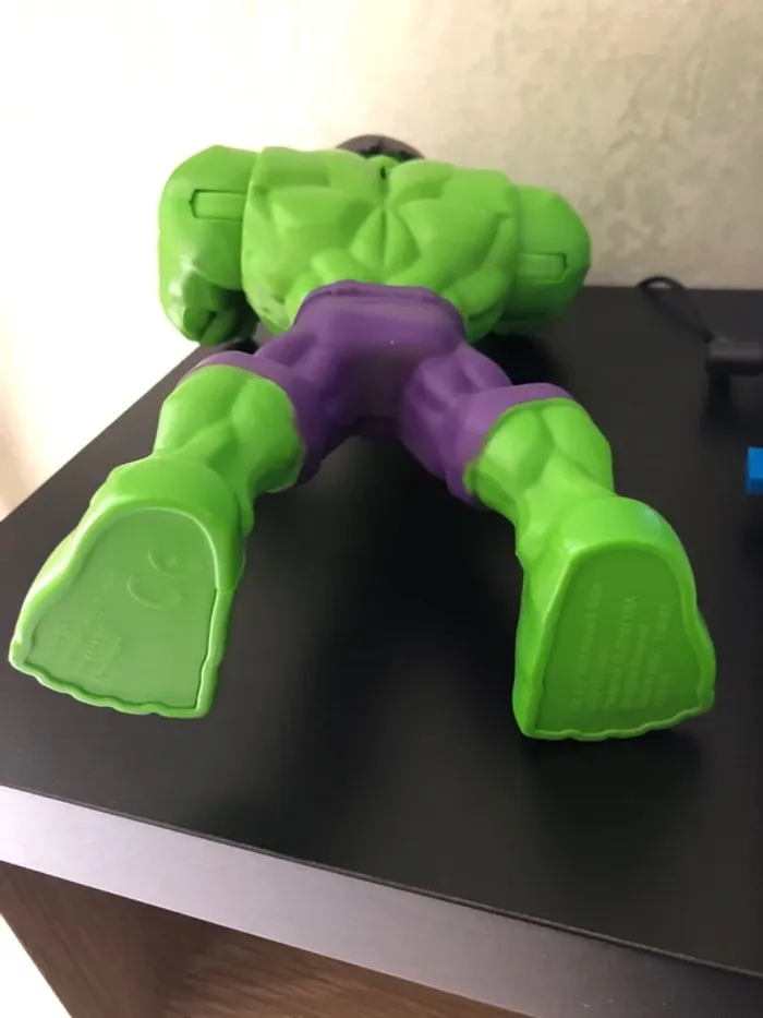 Figurine Hulk neuve 28 cm - photo numéro 3