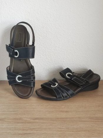 Sandales noir lanière petit talon scratch / Easy STREET - 39